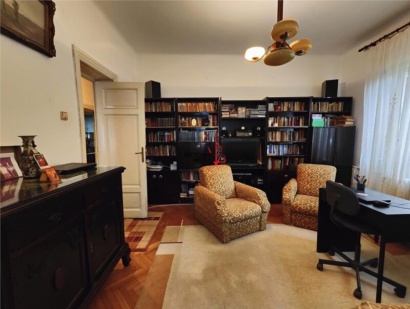 Expozitiei  Casa spatioasa cu gradina mare zona Expozitiei  Agronomie